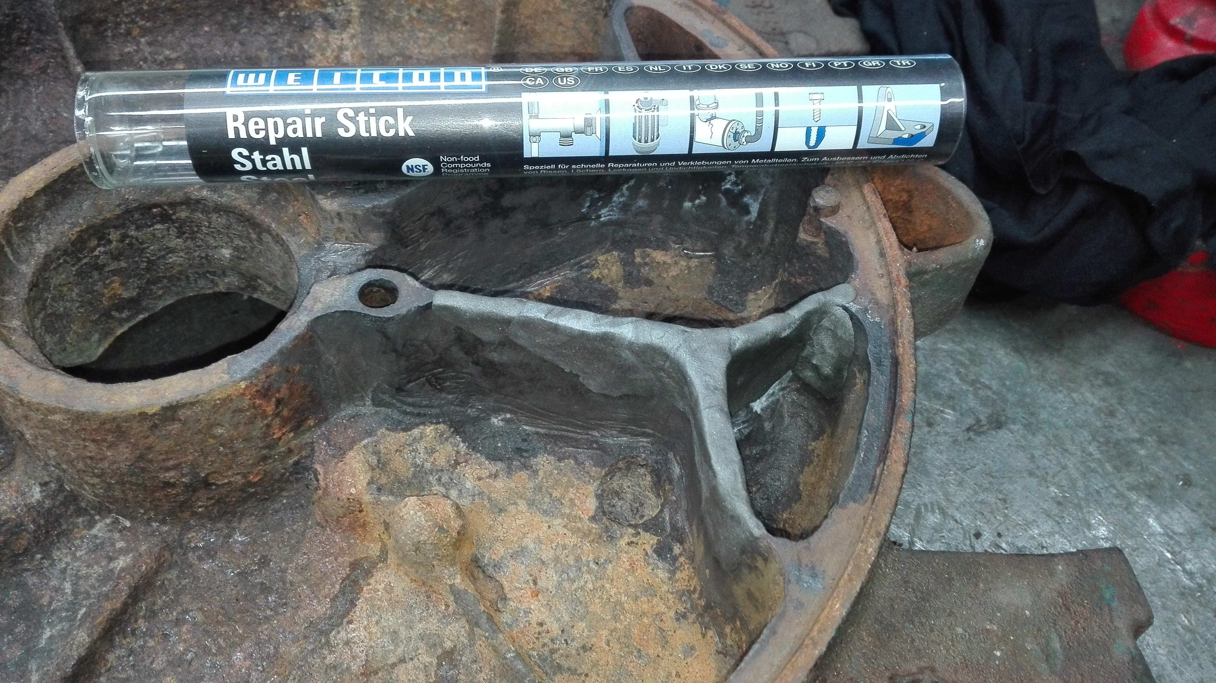 Repair Stick Steel | Szpachlówka naprawcza z dopuszczeniem do kontaktu z wodą pitną