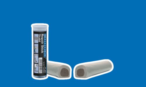 Plastelina naprawcza na niebieskim tle