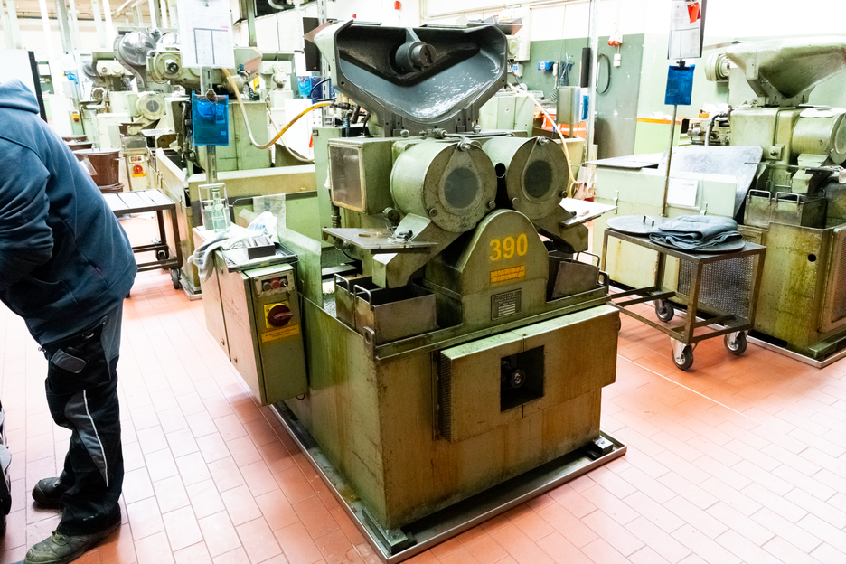 WEICON Ceramic HC 220 | Wypełniony ceramiką, odporny na wysokie temperatury system żywicy epoksydowej do powłok chroniących przed zużyciem