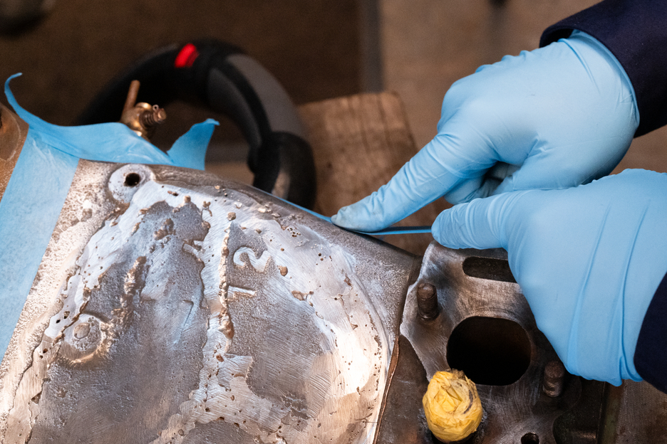 WEICON HB 300 | Wypełniony stalą, odporny na wysokie temperatury system żywicy epoksydowej do naprawy i kształtowania