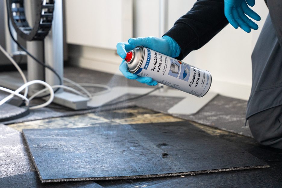 Adhesive Spray extra strong | Klej kontaktowy w sprayu do mocnego i trwałego klejenia filcu, sztucznej skóry i materiałów izolacyjnych
