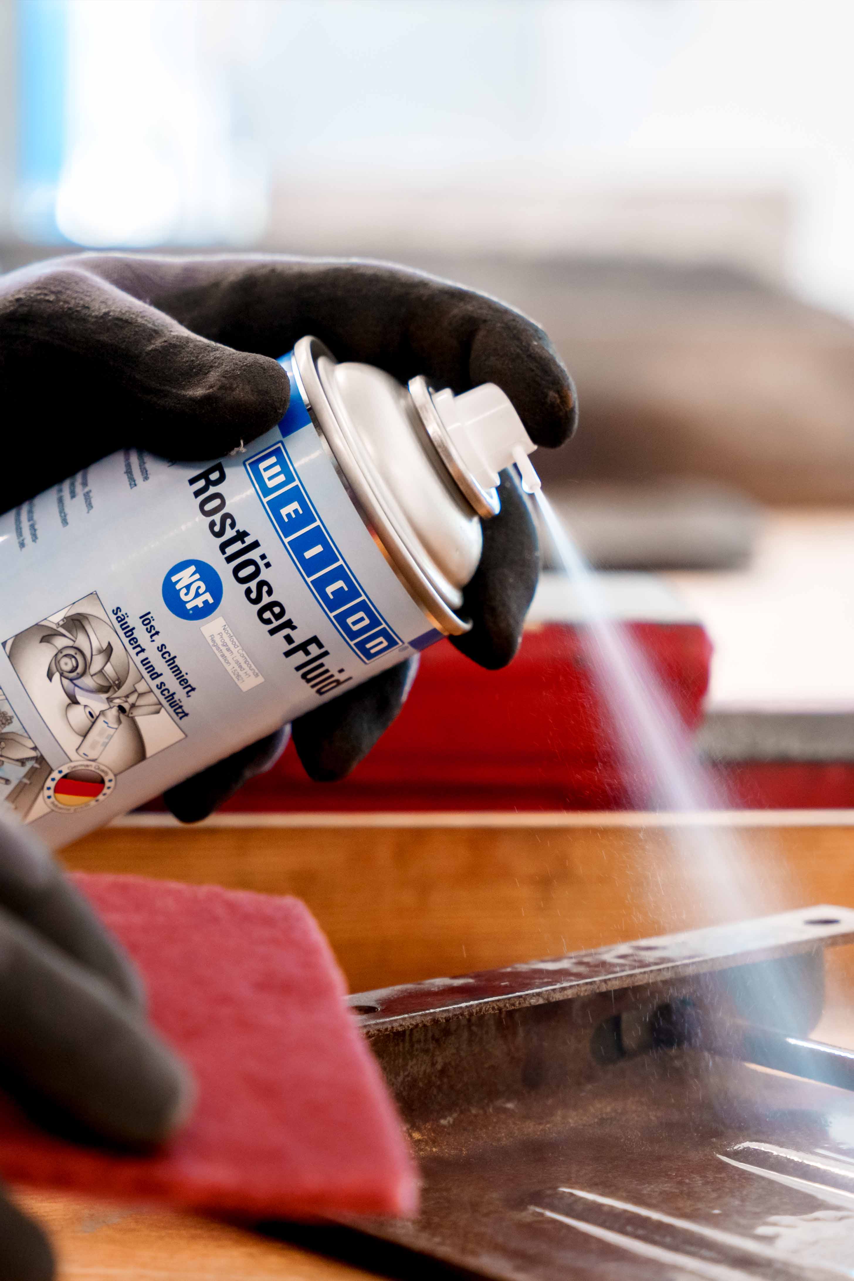 spray, aerosol, rust remover?, lubricant, handheld tool