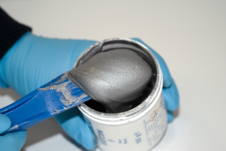 WEICON F | system żywic epoksydowych wypełnionych aluminium do napraw i formowania