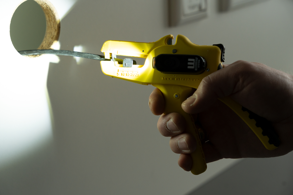 Szczypce do ściągania izolacji No. 5 Solar Pro zestaw LED