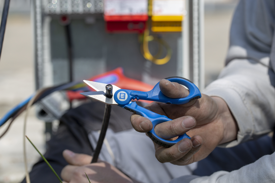 Nożyce do kabli No. 35 | with 2-component handles for more safety incl. stripping and crimping function