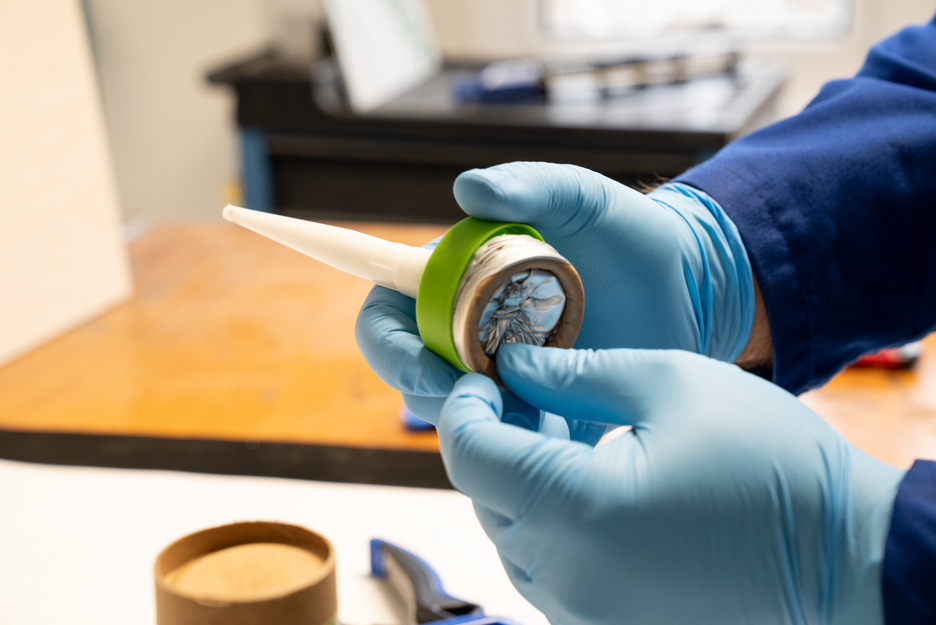 WEICON Green Tube Assembly adhesive | Mocny, uniwersalny klej do użytku wewnętrznego i zewnętrznego