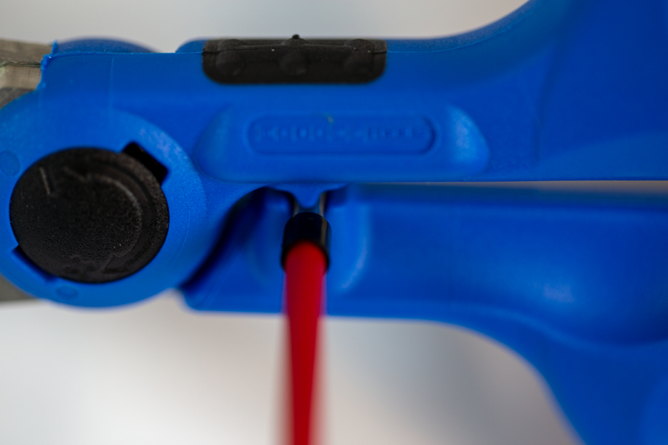 Nożyce do kabli No. 35 | with 2-component handles for more safety incl. stripping and crimping function