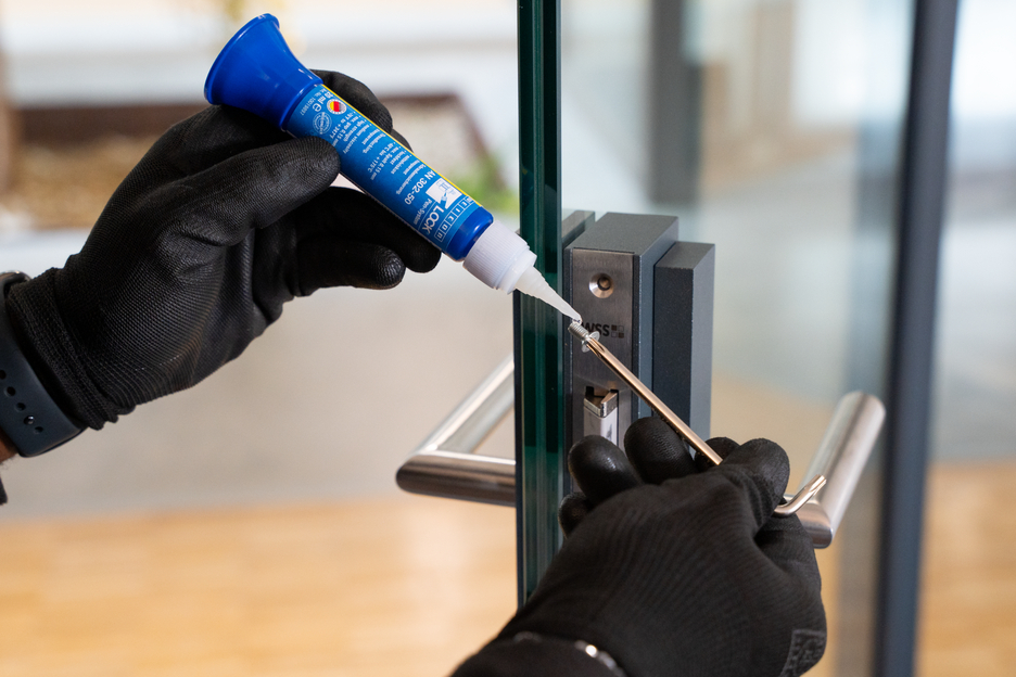 WEICONLOCK® AN 302-50 zabezpieczanie śrub i szpilek | wysoka wytrzymałość, średnia lepkość
