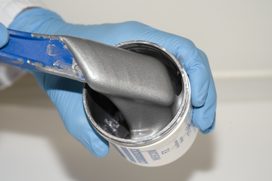 WEICON F2 | wypełniony aluminium system żywicy epoksydowej do napraw i kompensacji szczelin