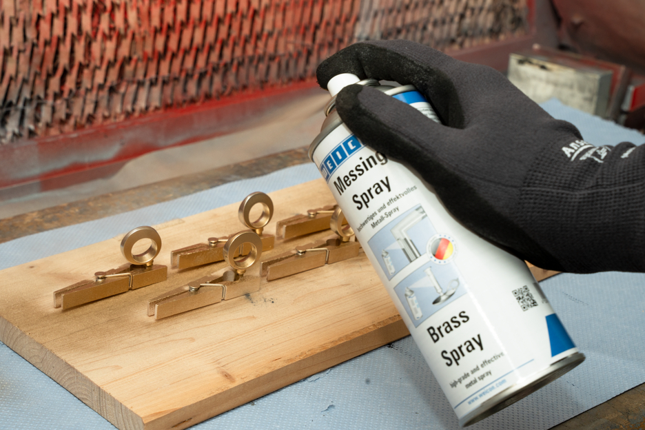 Brass Spray | Ochrona i optyczna modernizacja części metalowych