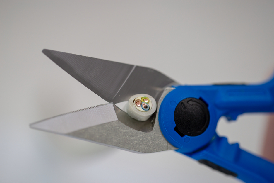 Nożyce do kabli No. 35 | with 2-component handles for more safety incl. stripping and crimping function