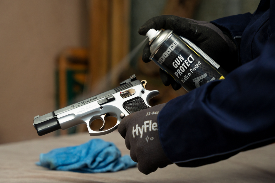 WEICON Gun Protect | Chroni elementy metalowe w szafie na broń przed korozją
